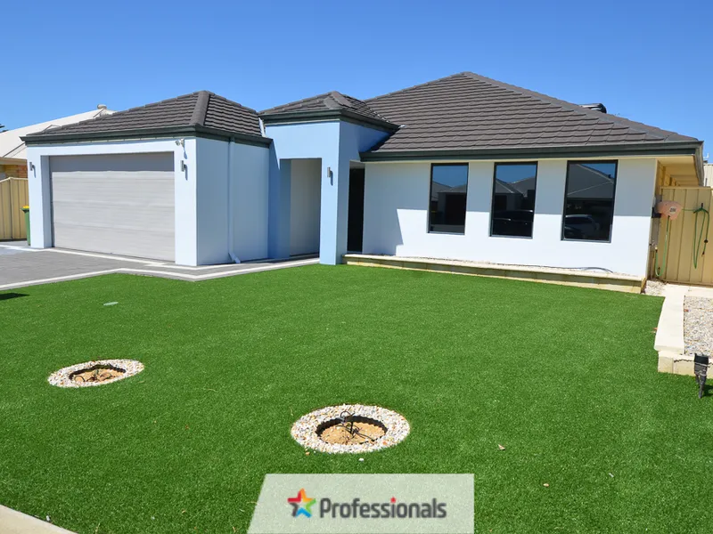 Very Low Maintenance Home in Lovely Lakelands!