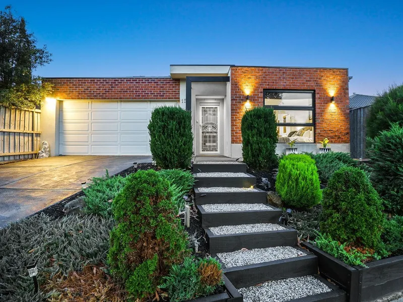 $650/w 4 Bed Immaculately Presented Premium Living Opposite Parkland!