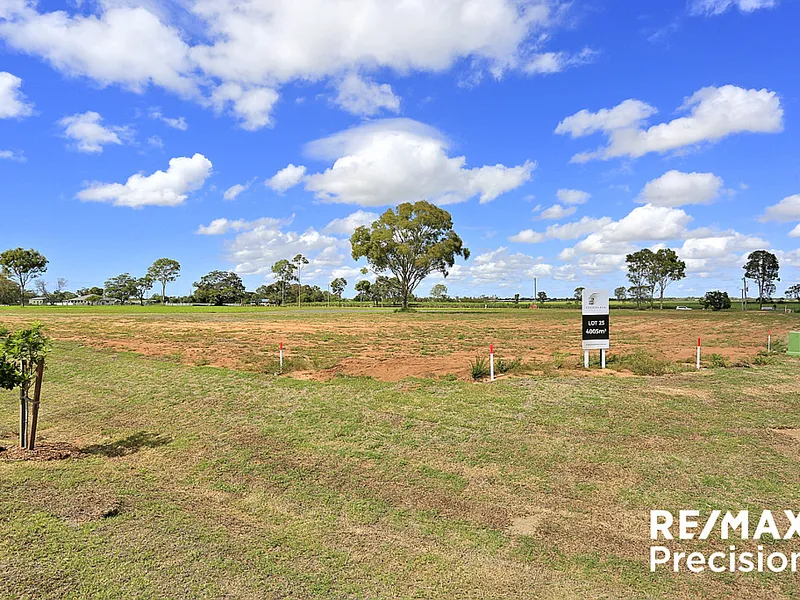 4,005m2 ON A CORNER BLOCK WITH TOWN WATER