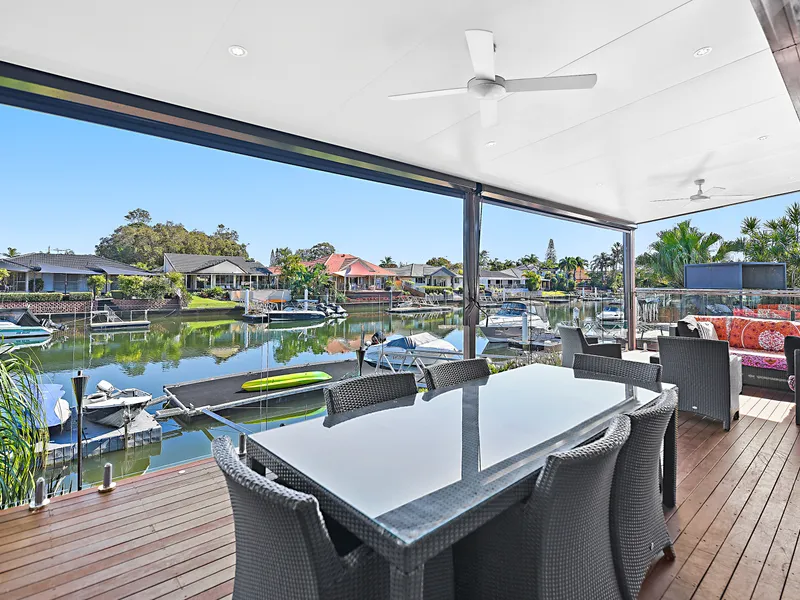 Renovated Single Level - 22m+ Waterfront - Owners Have Purchased