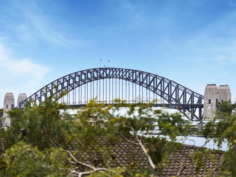 Fully Renovated One-Bedroom Apartment With Stunning Harbour Bridge Views