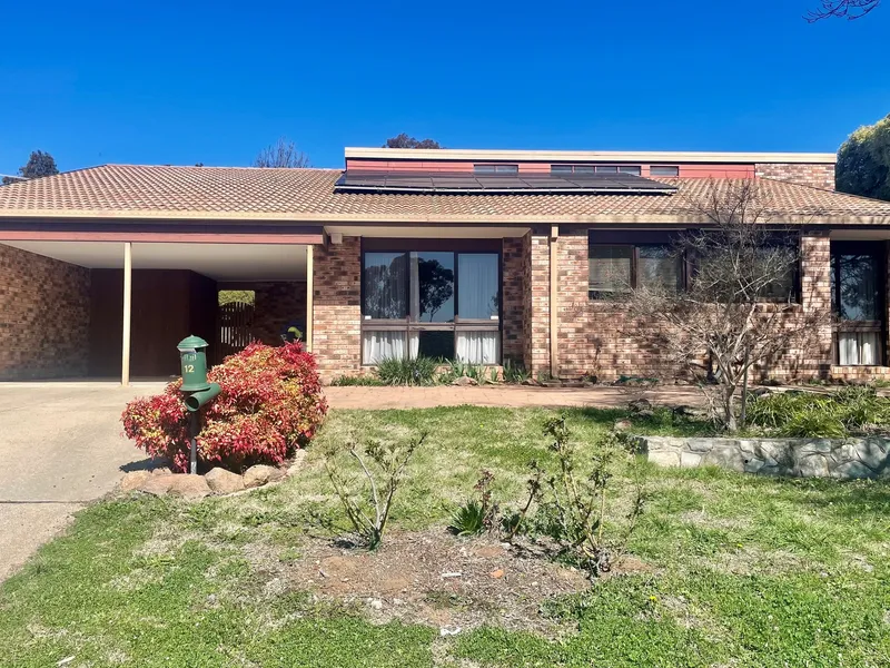 Split level family home - available now!