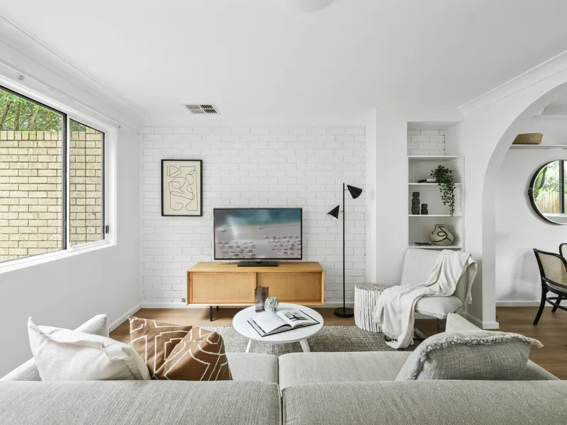 Sensational private townhouse positioned for lifestyle bliss