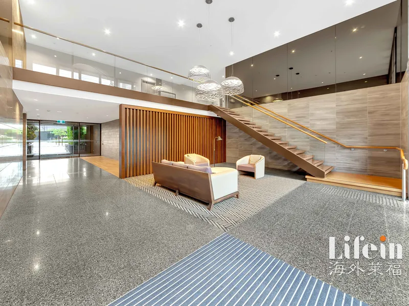 Lifein Caulfield North