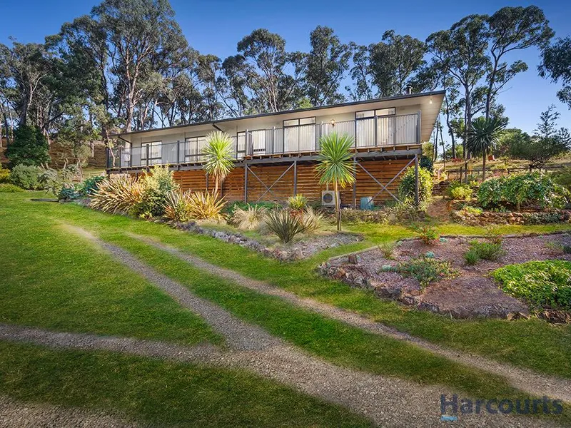 Lifestyle of Two Acres at Foot of Golf Club