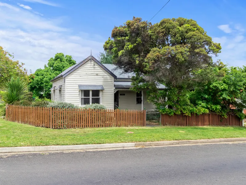 Charming cottage in central location!