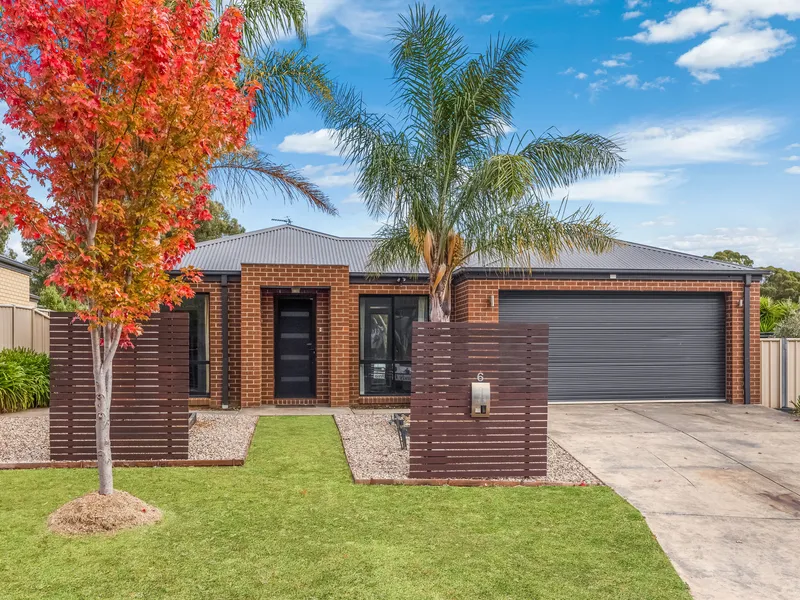 Side Access with Shed on 805m2