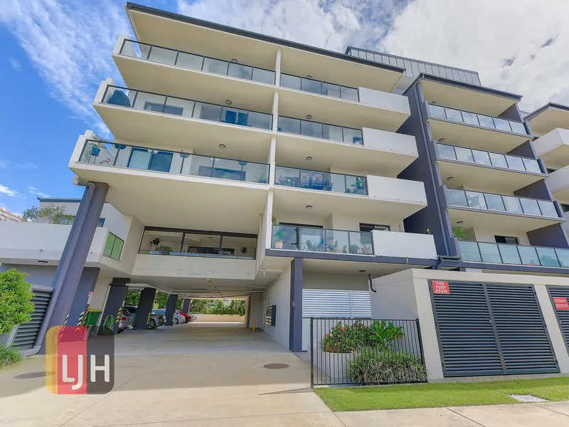 SECURE, TWO BEDROOM UNIT WITH 2 CAR ACCOM & LIFT ACCESS