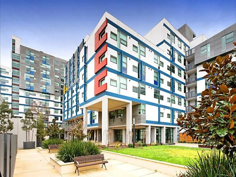 High yield investment or affordable live in Carlton student apartment
