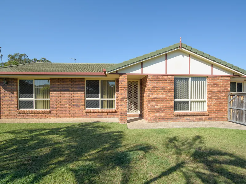 :: IMMACULATE 4 BEDROOM HOME IN POPULAR ESTATE