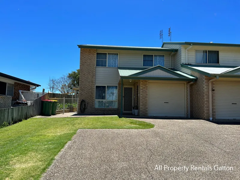 TOWNHOUSE OVERLOOKING LAKE APEX