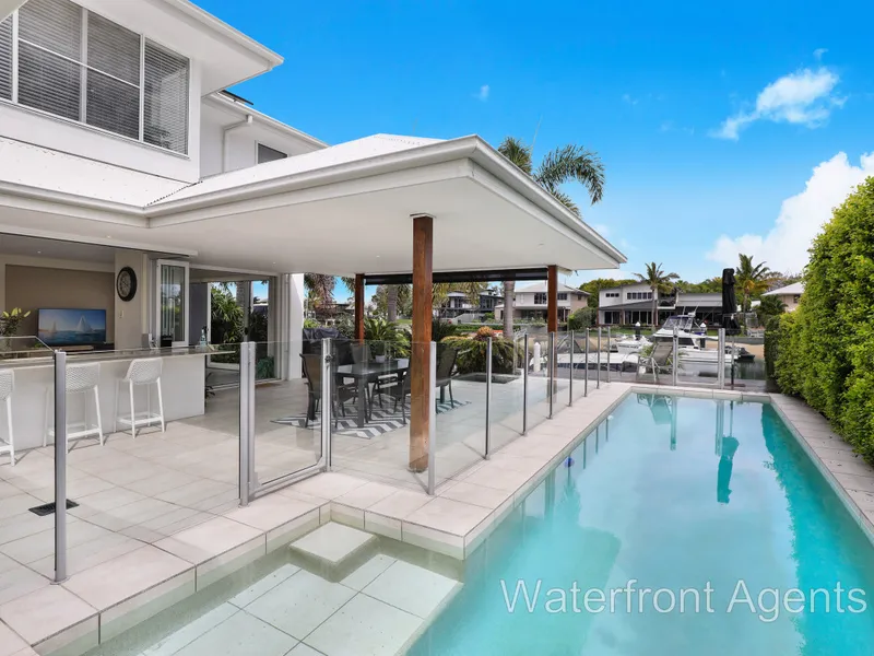 WATERFRONT FAMILY ENTERTAINER