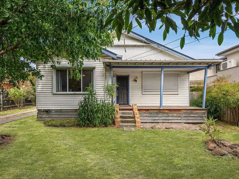 SPACIOUS 4 BEDROOM HOME AND CLOSE TO ALL AMENITIES