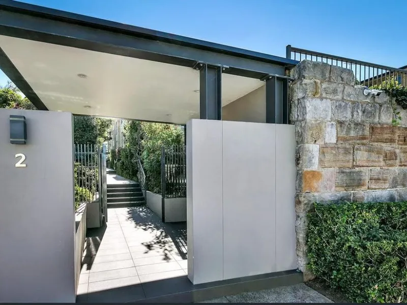 Newly Renovated Top Floor Apartment with Sweeping Ocean Views