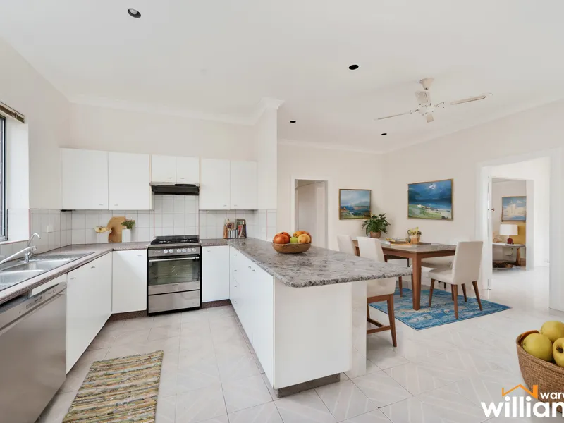 LIGHT-FILLED HOME AND PET FRIENDLY