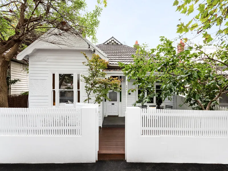 Expansive Edwardian, immaculate & positioned to please