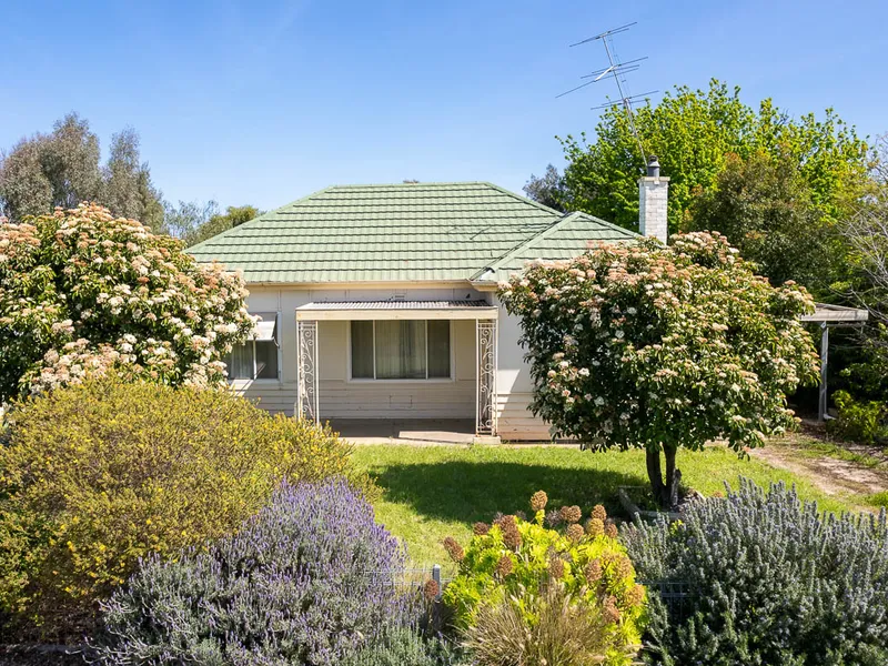 Outstanding opportunity for serious renovators or start again !