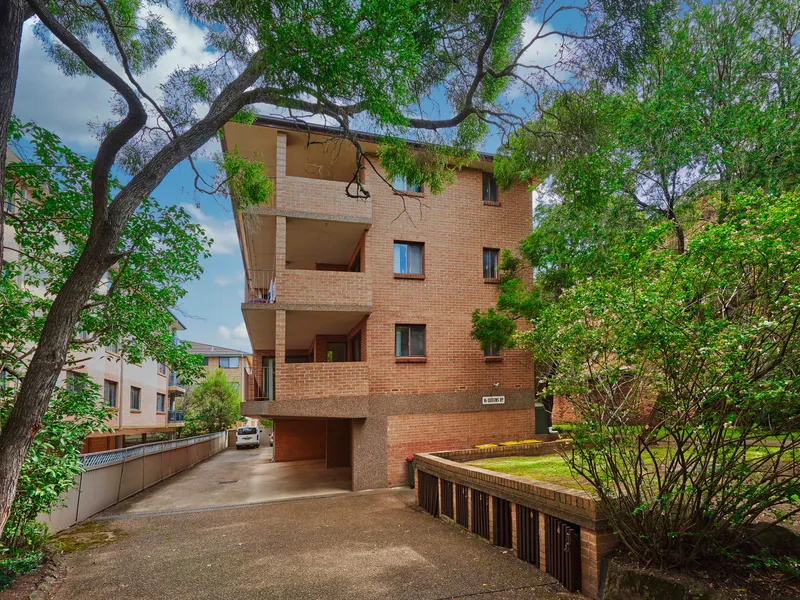 Small Complex of 6
