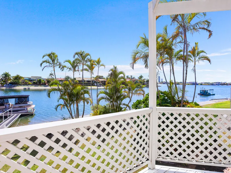 RARELY AVAILABLE 3 BEDROOM WATERFRONT VILLA - AN OPPORTUNITY NOT TO BE MISSED