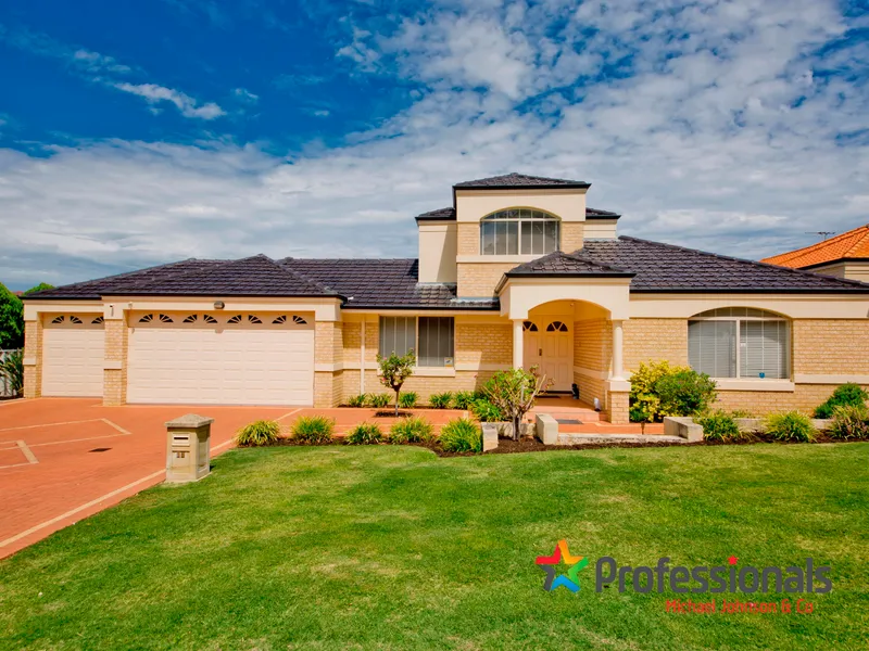 Stunning Family Home Opposite Reserve -