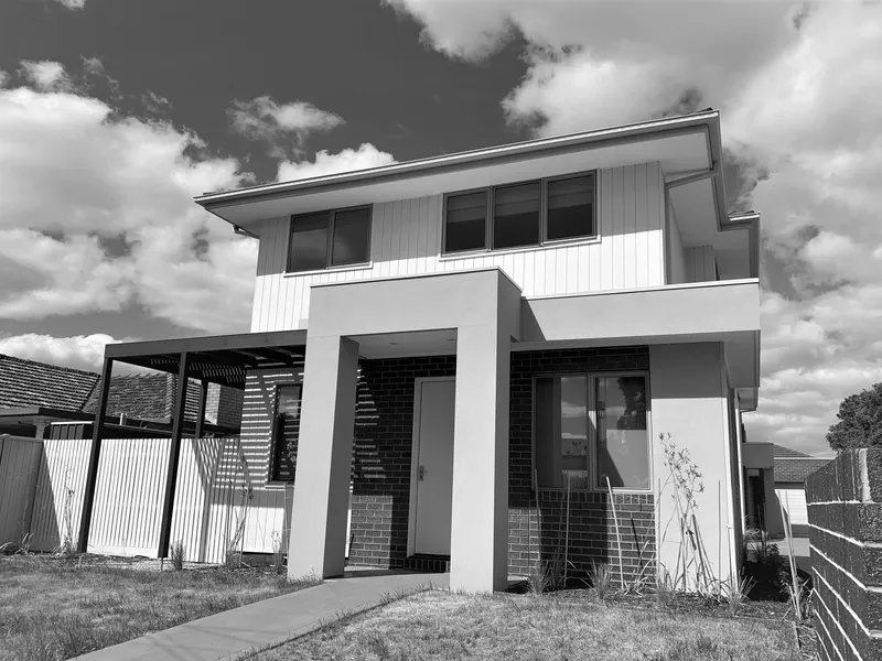 BRAND NEW - 3 BEDROOM + STUDY TOWNHOUSE 