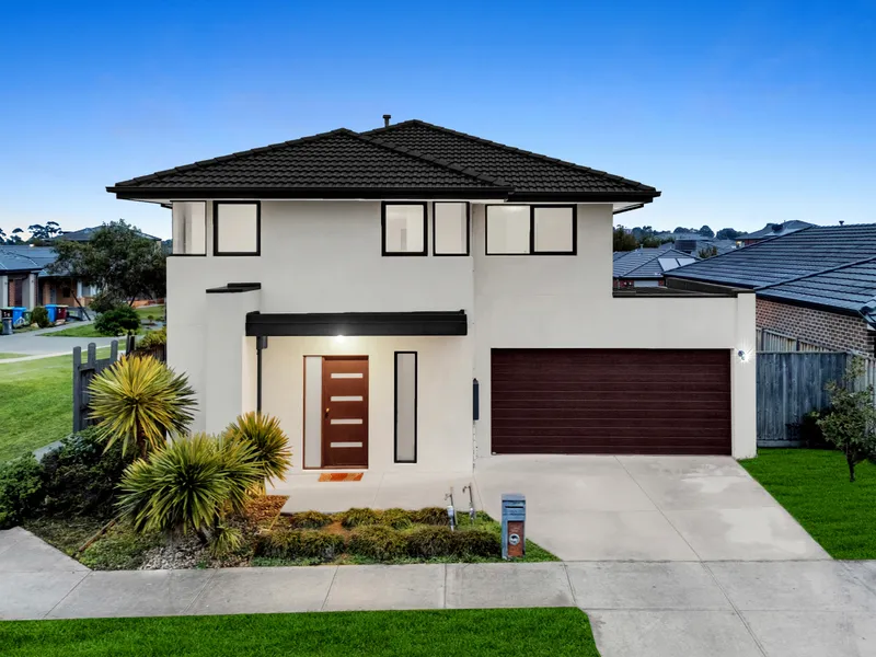 Impressive Family Living at 20 Mossey Crescent, Cranbourne East