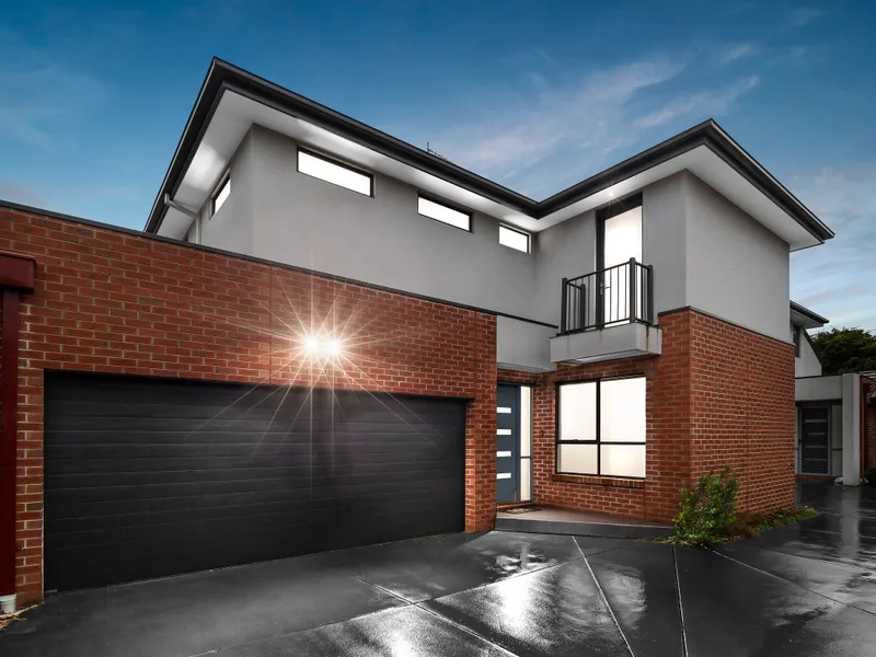 LIFESTYLE AND ENTERTAINING BRILLIANCE