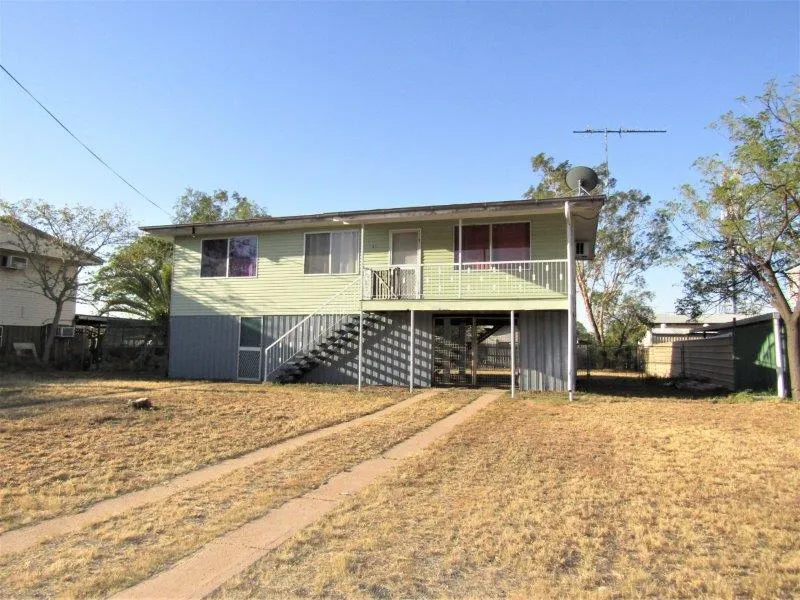 809 SQ M BLOCK - MODERN KITCHEN AND BATHROOM - MIRROR BUILT-IN WARDROBES - CEILING FANS