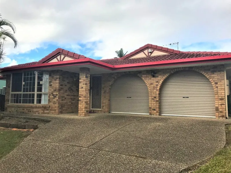 Spacious 4 Bedroom Lowset Home in Middle Park