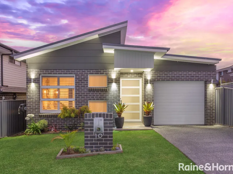 Luxe Single Level Living - Masterbuilt