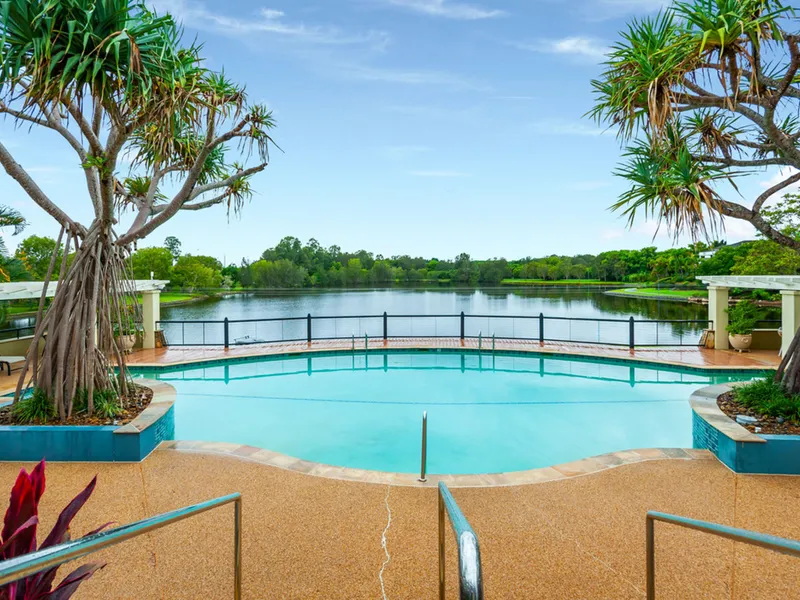 Location & Lake Views!