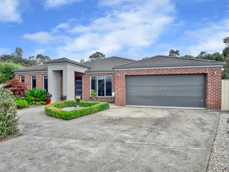 EXECUTIVE WEST END LIVING WITH VIEWS