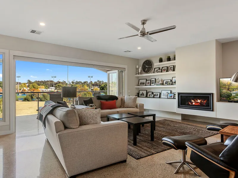 FULLY FURNISHED - AVAILABLE APRIL 2021