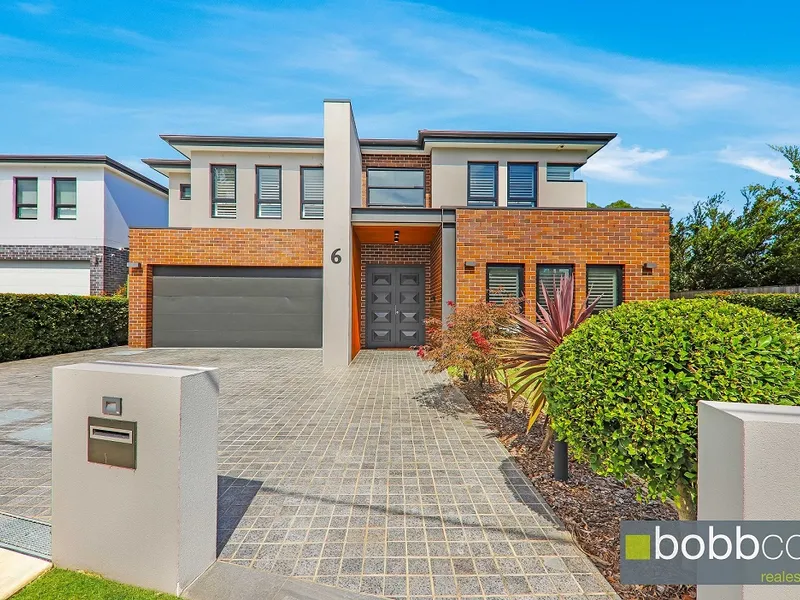MAGNIFECENT MODERN HOME IN PRESTIGIOUS NORTHMEAD LOCATION.