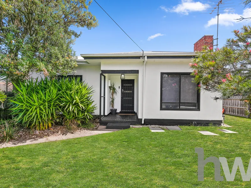 Fantastic Family Home With Shedding Galore!