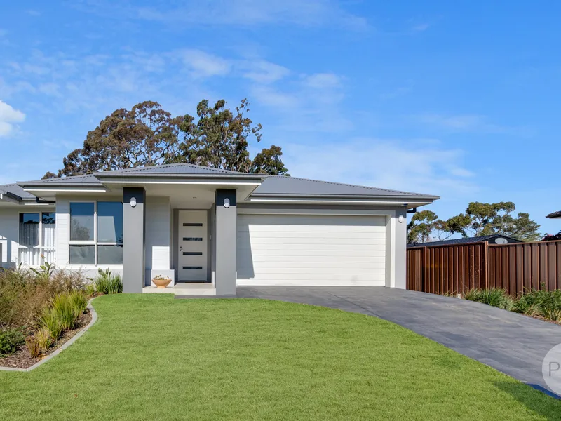 Near New Delightful Duplex!