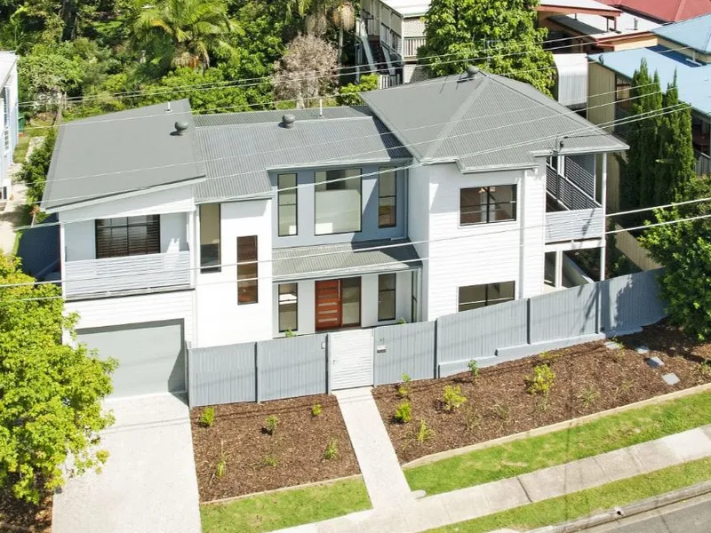 Modern House in Quiet Neighbourhood!