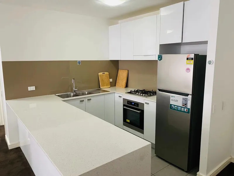 Sought after 3 bedrooms apartment in great location, private inspection anytime