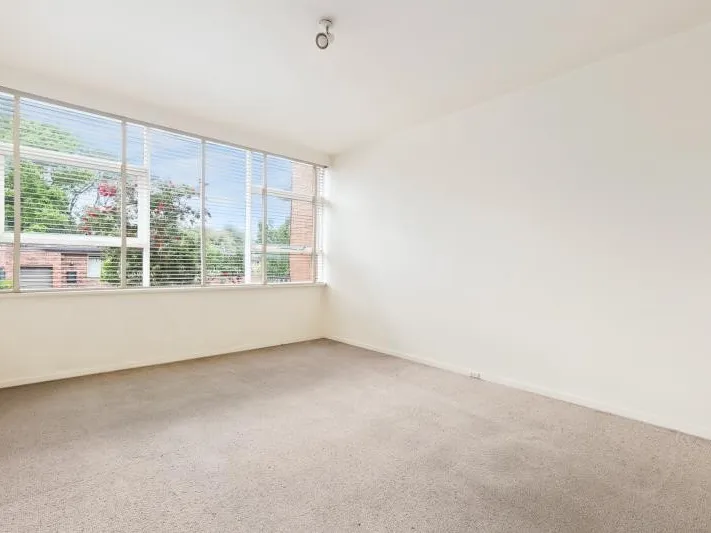 Spacious 2 Bedroom Ground Floor Apartment