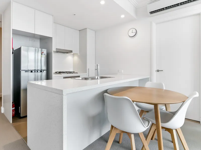 FULLY FURNISHED AND BEAUTIFULLY PRESENTED