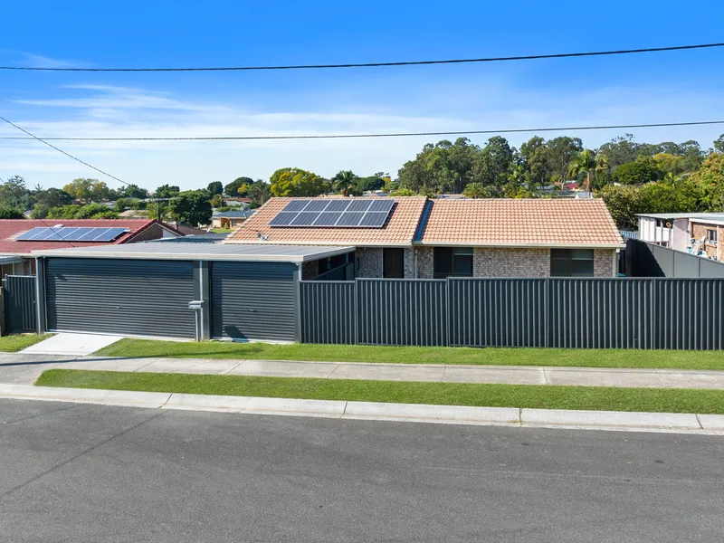 **AVAILABLE** Triple Bay Carport, Large Powered Shed, Enclosed Patio And Plenty More! Be QUICK!!!