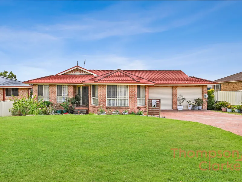 Entertainer's Paradise - Your Dream Home Awaits!