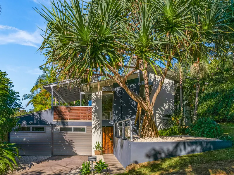 Stylish & Modern Elevated Suffolk Park Home With Self-Contained Studio