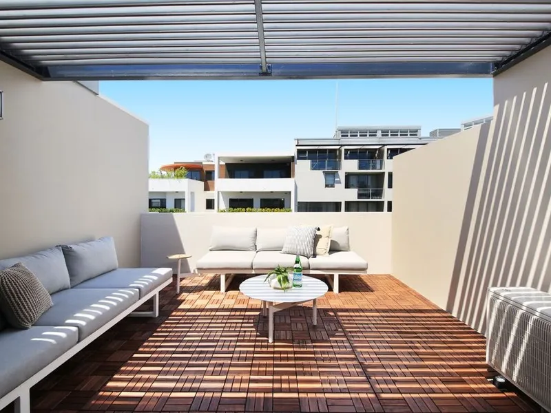Stylish split-level apartment in the heart of Maroubra!