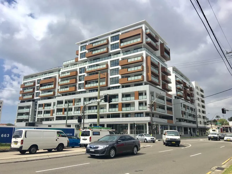 2 Bedrooms + Study With City & Water View!