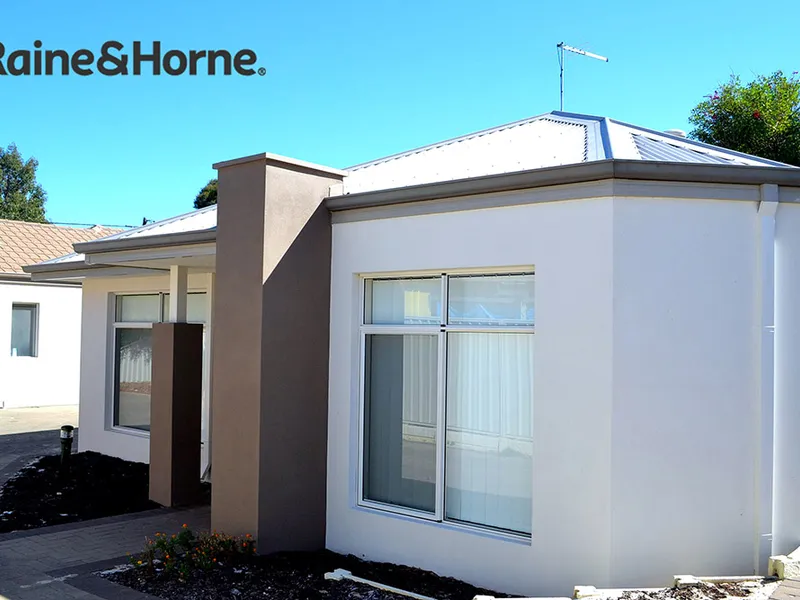 GREAT LOCATION, CLOSE TO SERVICES 