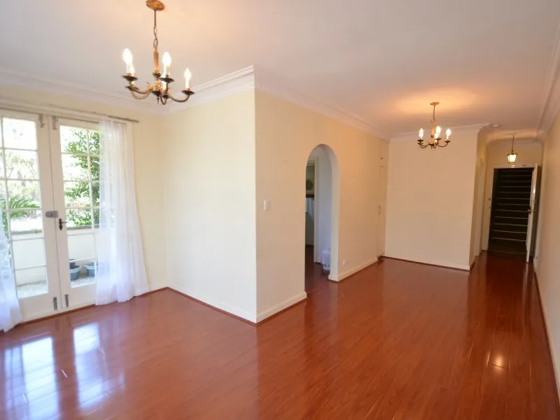 Perfectly positioned One bed unit minutes walk to Epping station