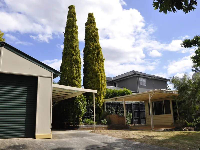 SPACIOUS FAMILY HOME IN BOX HILL AREA