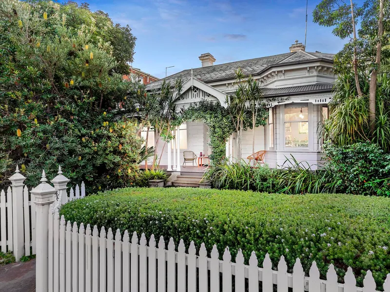 Effortless elegance, contemporary comfort and fabulous family focus
