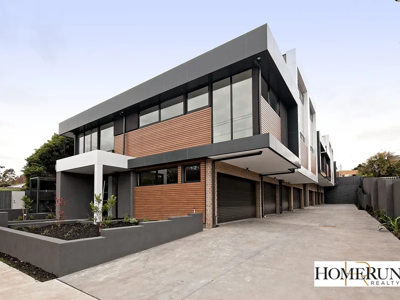 NEAR NEAR MODERN 3 BEDROOM / 2 BATHROOMS TOWNHOUSE!